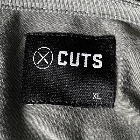 Cuts Sage Green Whale Print AO Curve Hem Short Sleeve Tee- 47024 - Picture 3 of 15